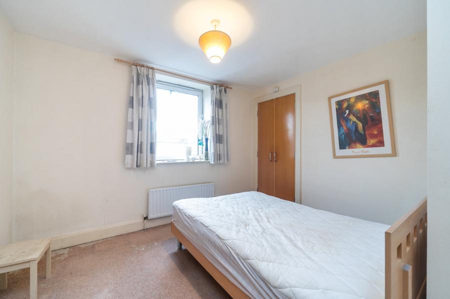 Apartment D 2.4 Whitehall Square, 181 Sandy Row