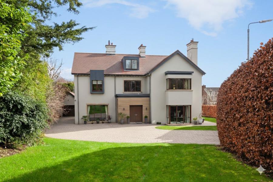 22 Deramore Park South