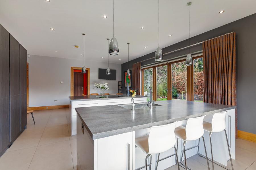 22 Deramore Park South