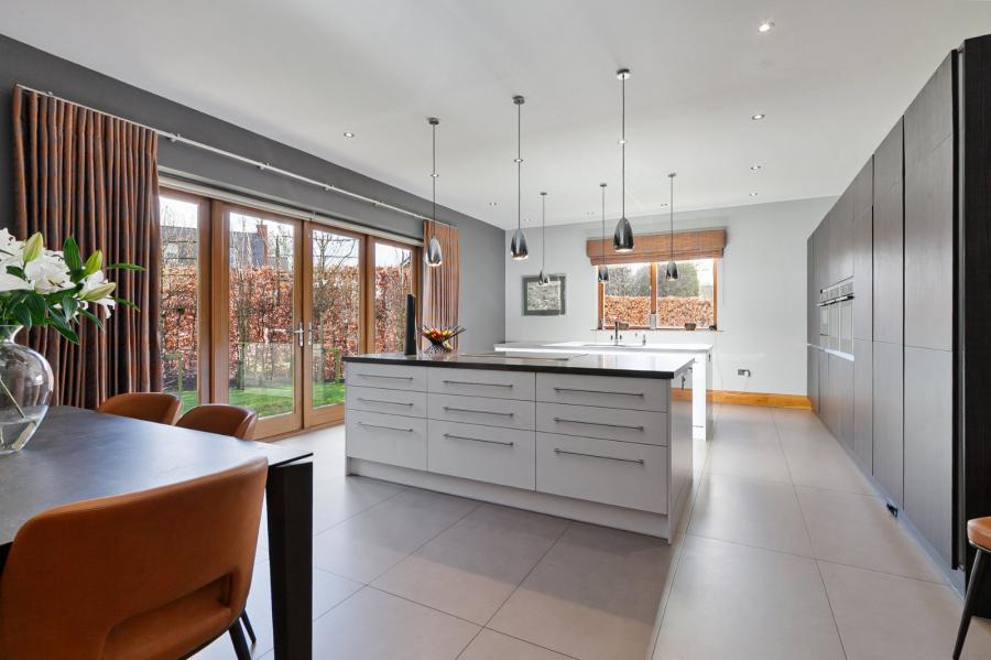 22 Deramore Park South