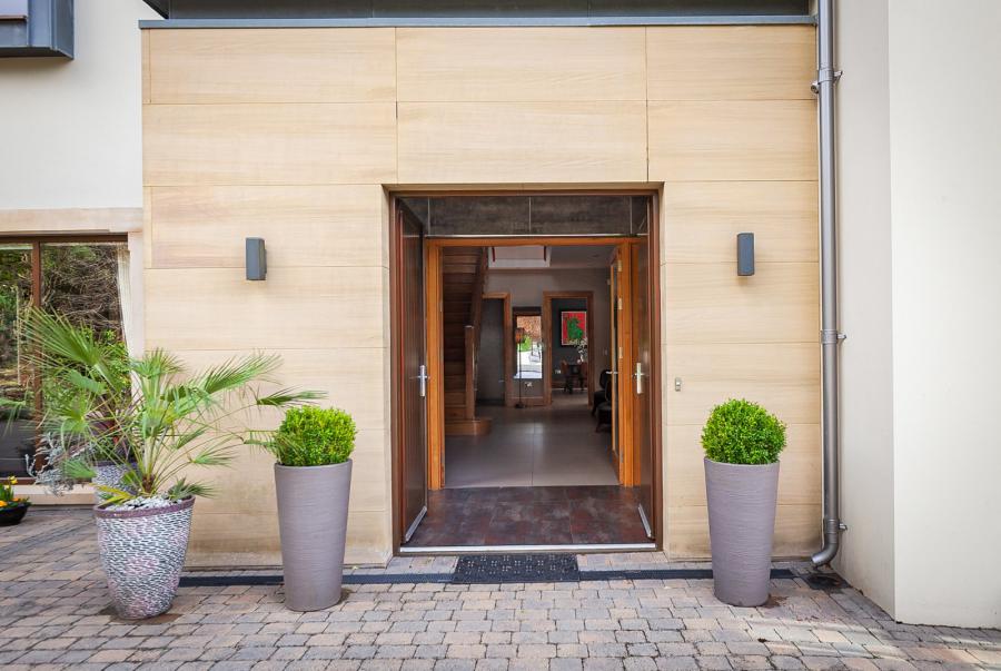 22 Deramore Park South