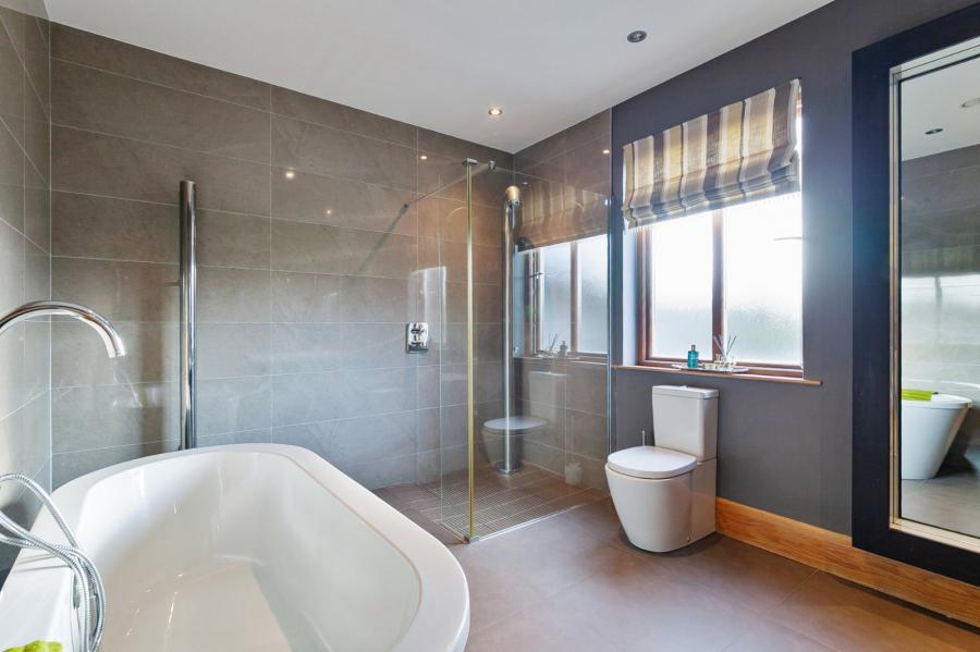 22 Deramore Park South