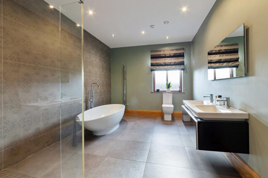 22 Deramore Park South