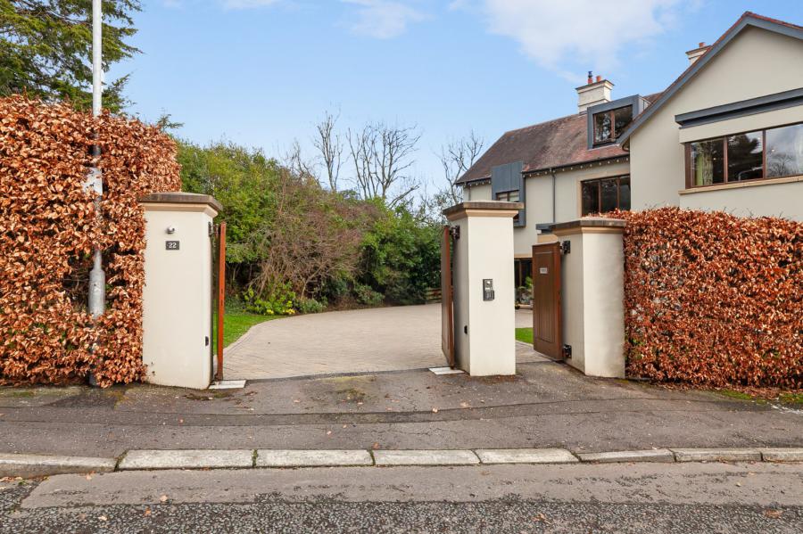 22 Deramore Park South