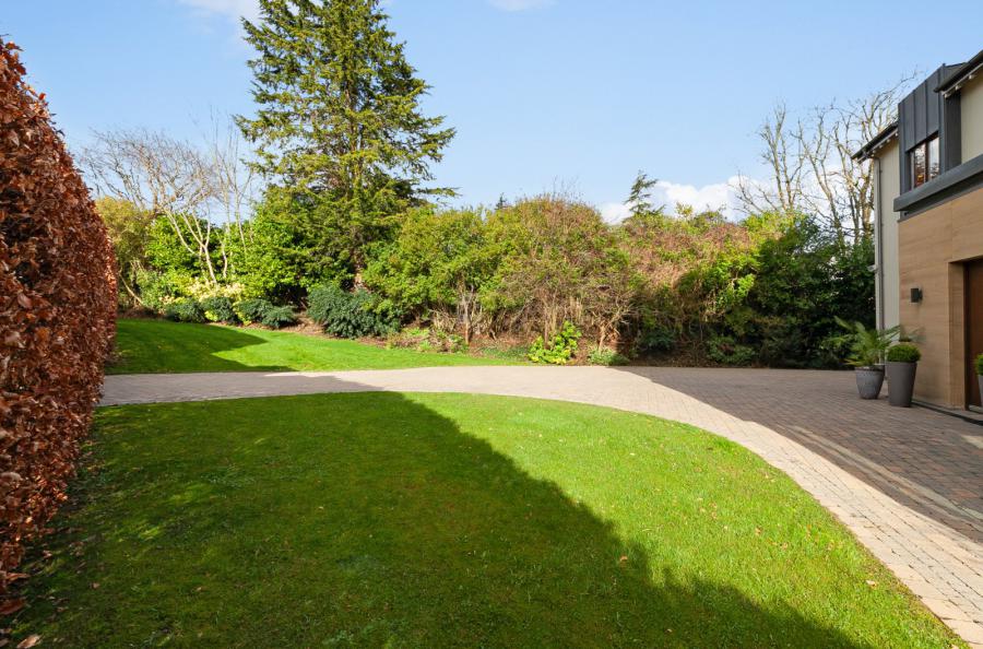 22 Deramore Park South