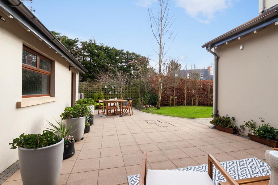 22 Deramore Park South