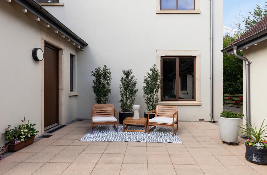 22 Deramore Park South