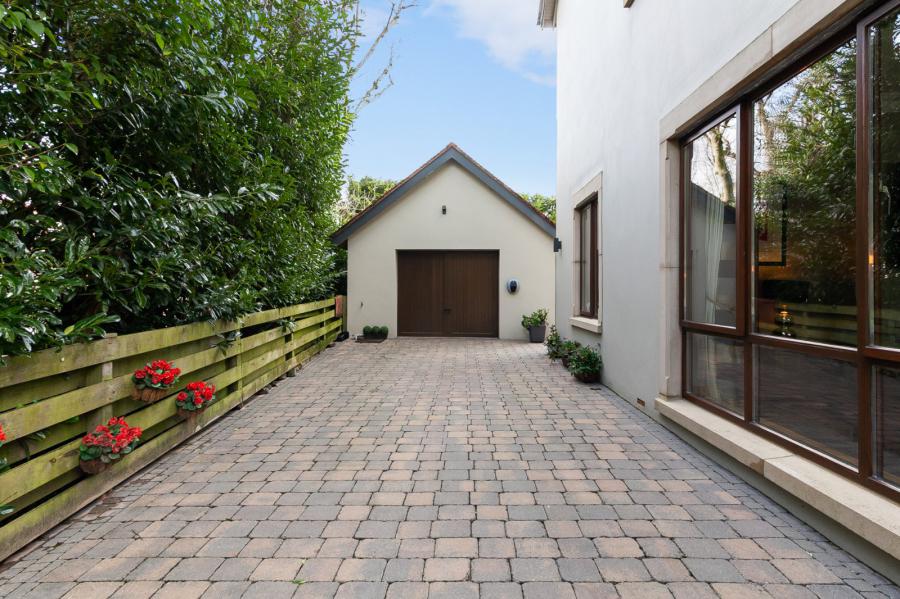 22 Deramore Park South