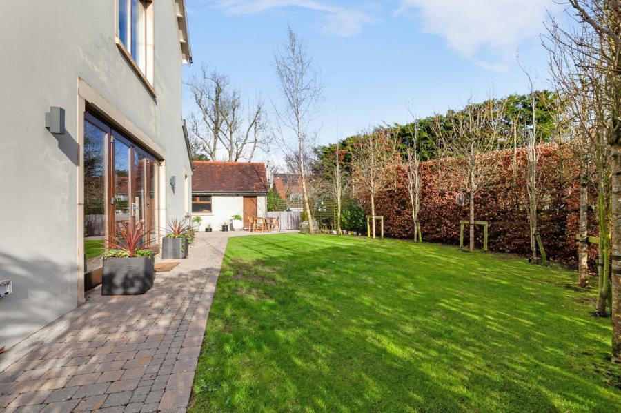 22 Deramore Park South