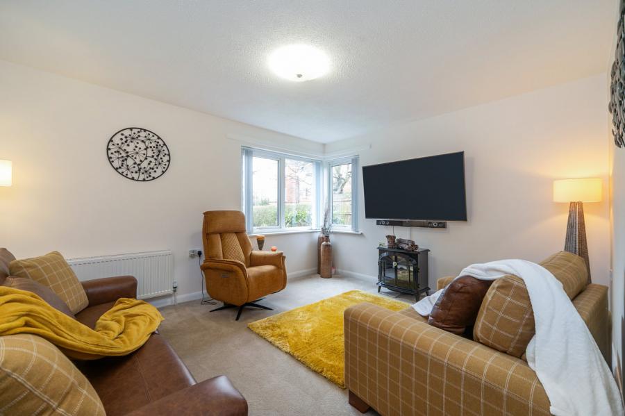 12 Castleton Court, 16 Osborne Park