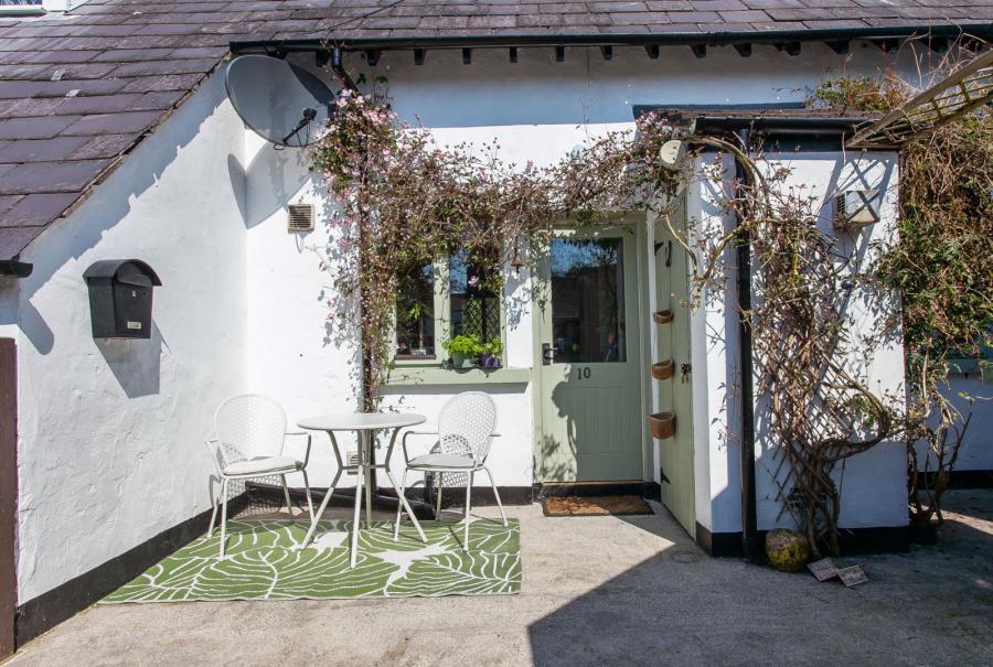 10 Purdysburn Village