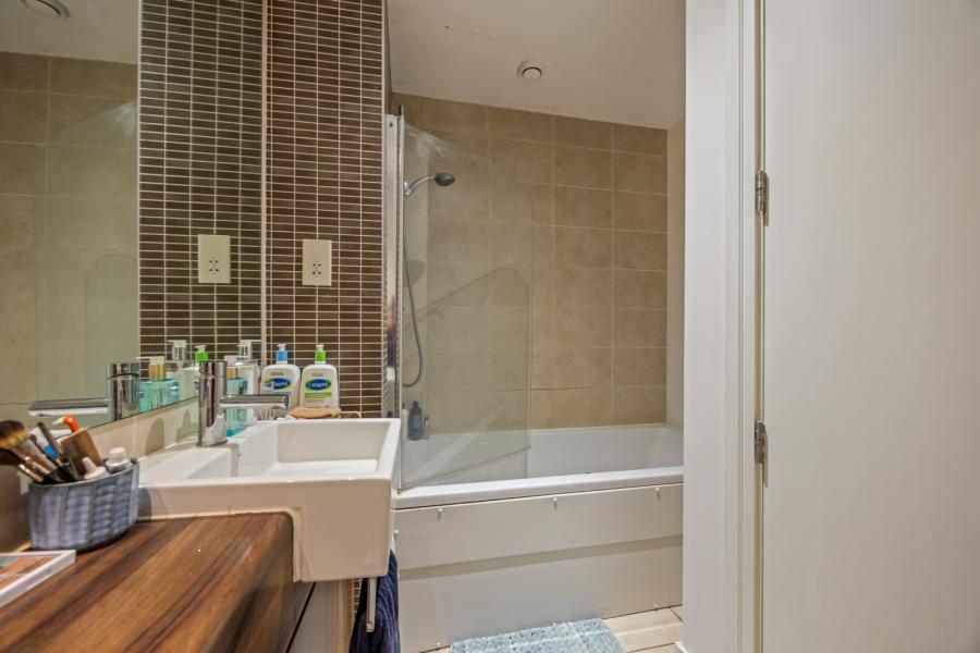 Apartment 9.06, The Arc 2I, Queens Road