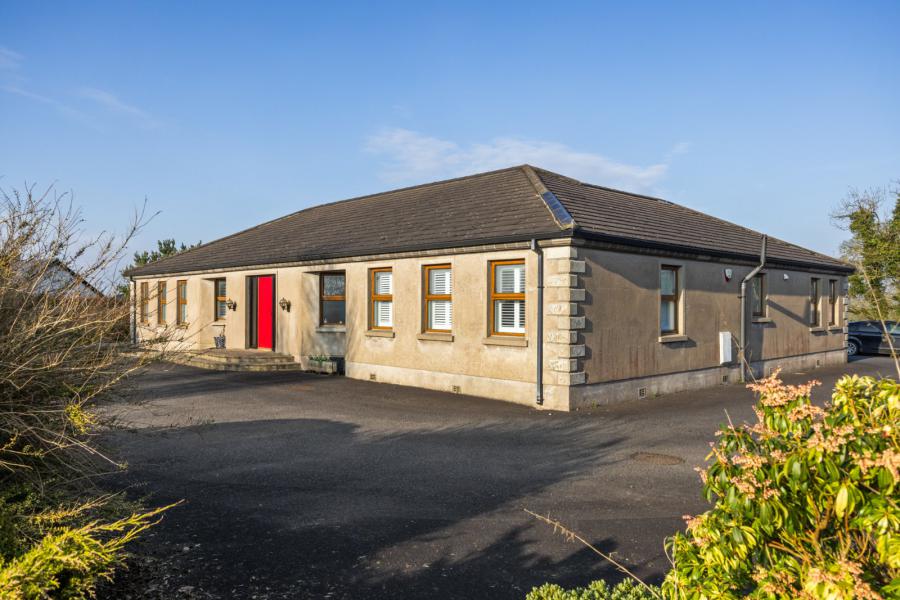 Rockfield, 69 Back Road