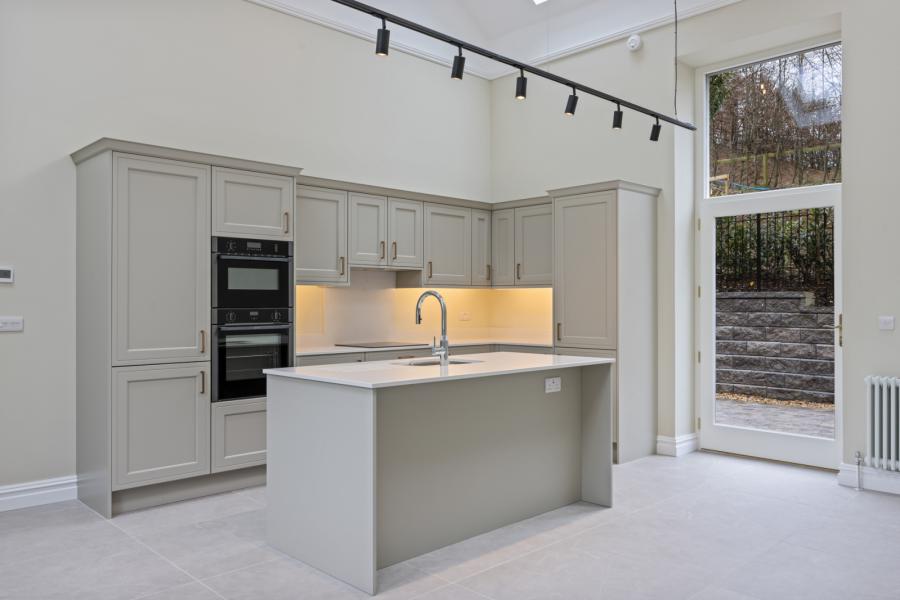 34 Lady Ishbel Boulevard