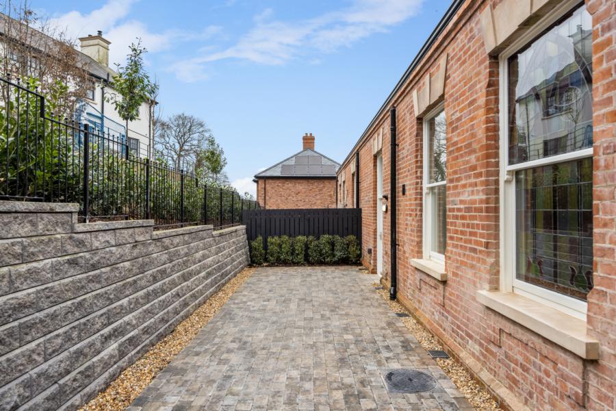 34 Lady Ishbel Boulevard