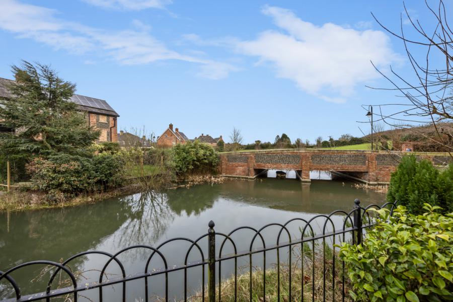 5 Governors Gate Park