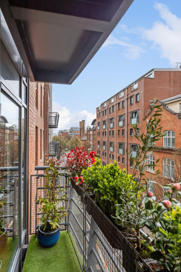 N12 Central Park, 33 Alfred Street