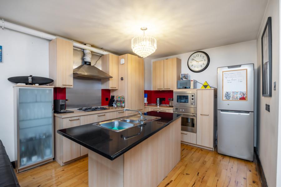 N12 Central Park, 33 Alfred Street