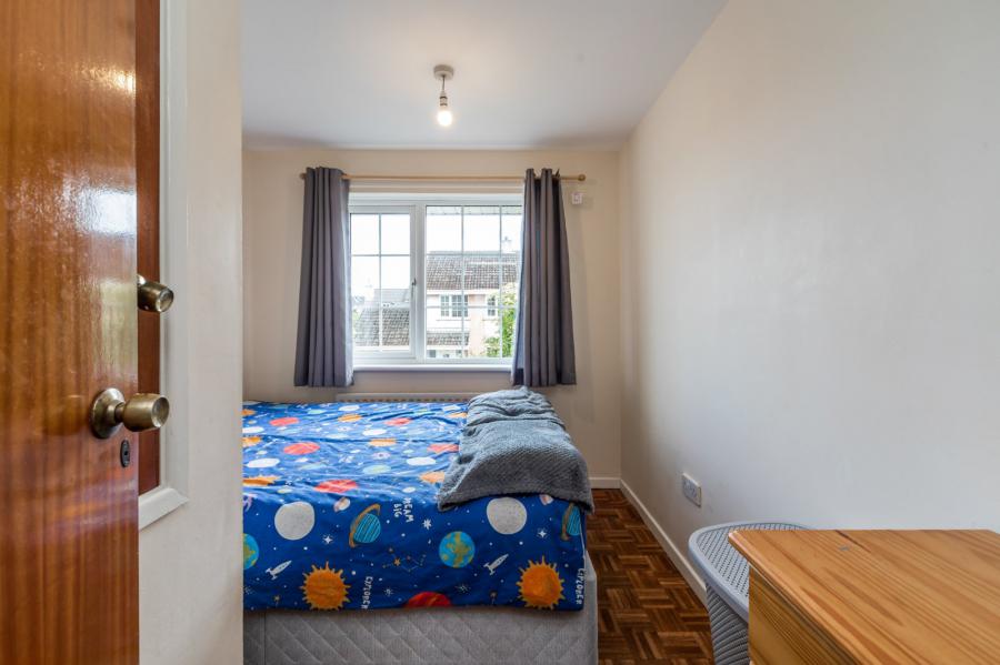 1 Chippendale Gardens