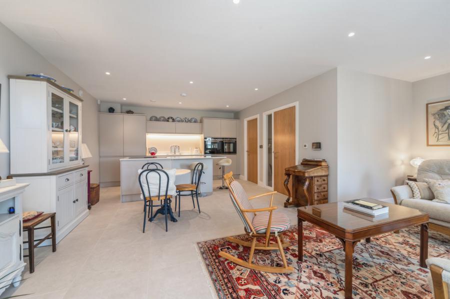 Apartment 2 The Residences, 10 Kings Hall Lane