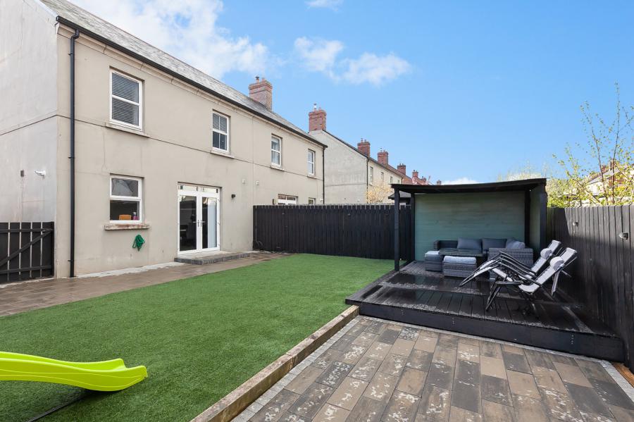 11 Hartley Hall Avenue