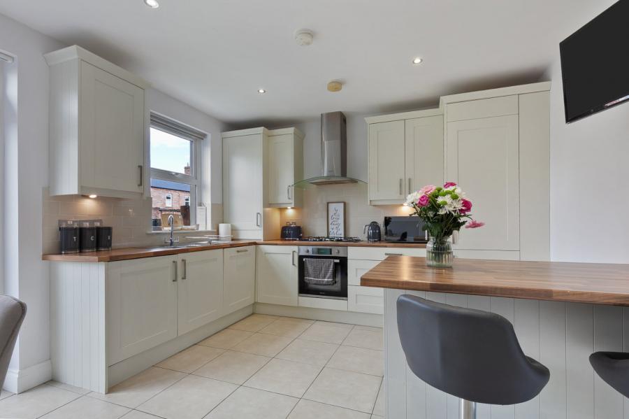 11 Hartley Hall Avenue