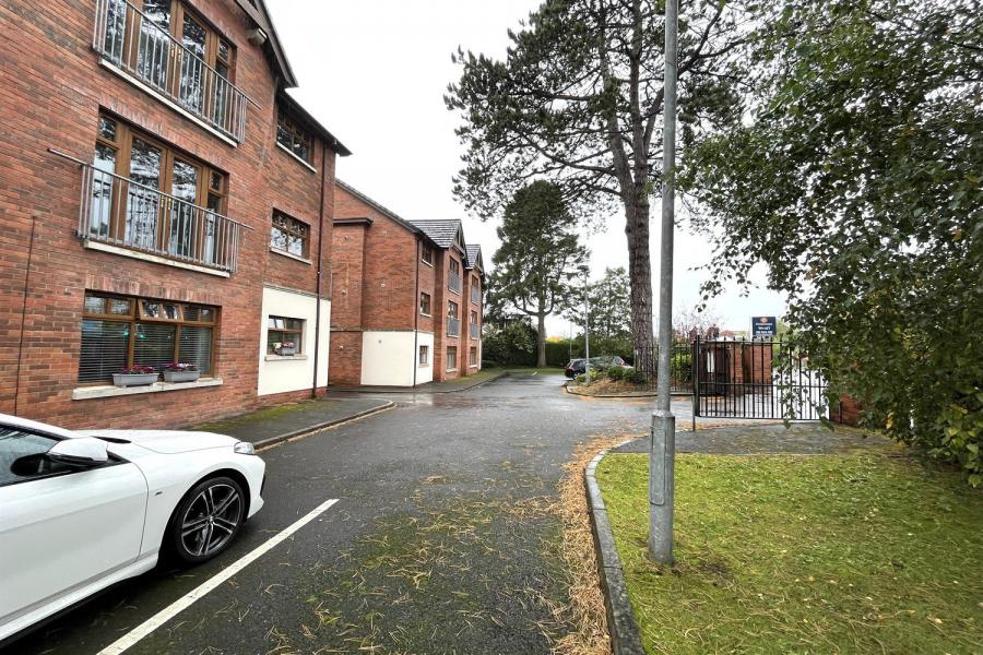 Apartment 11, 2 Greenwich Mews