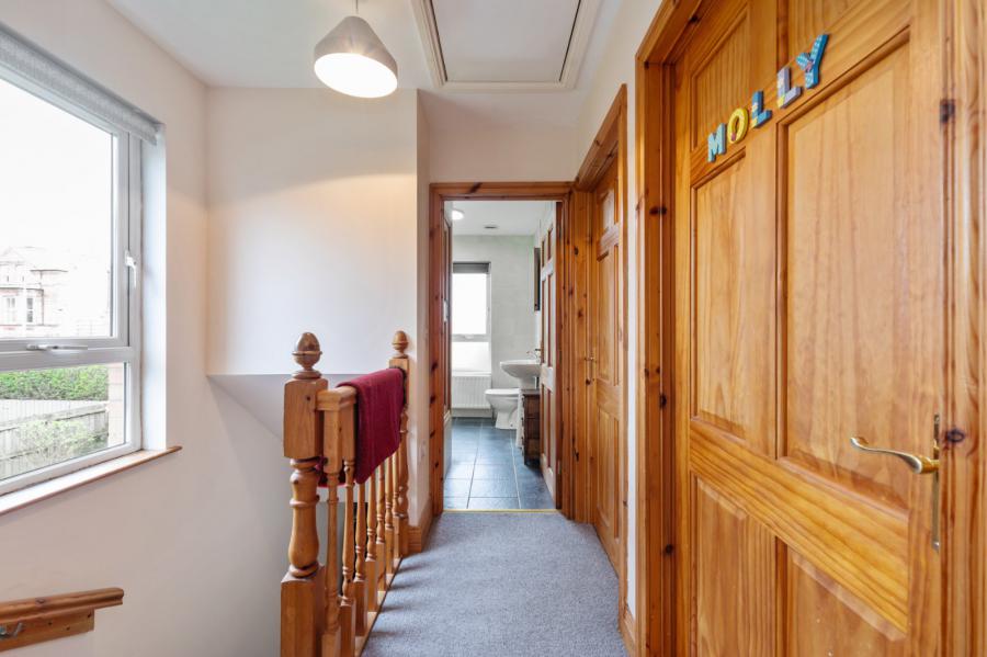 25B Knockbreda Park