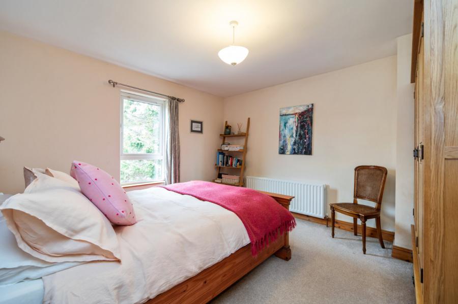 25B Knockbreda Park