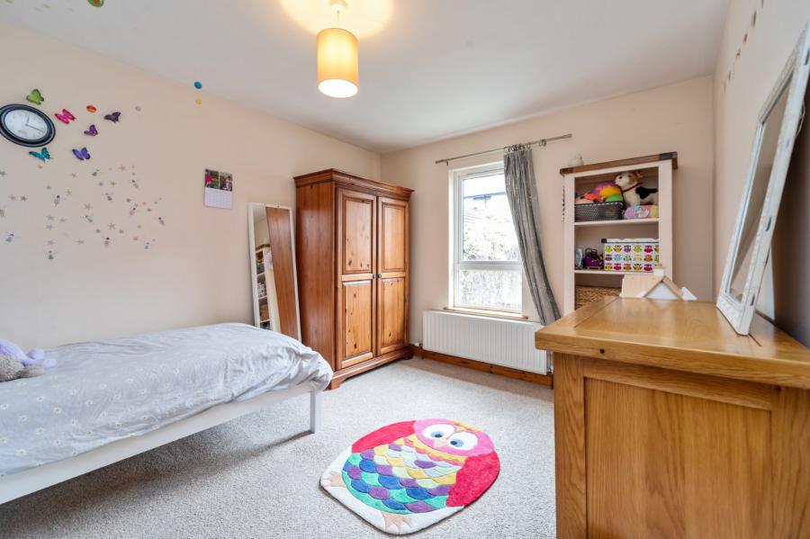 25B Knockbreda Park