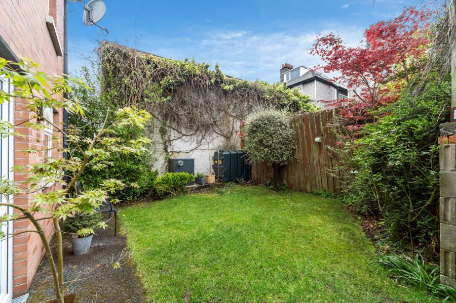 25B Knockbreda Park