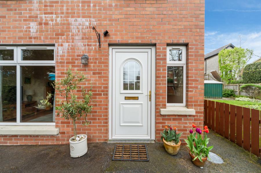 25B Knockbreda Park