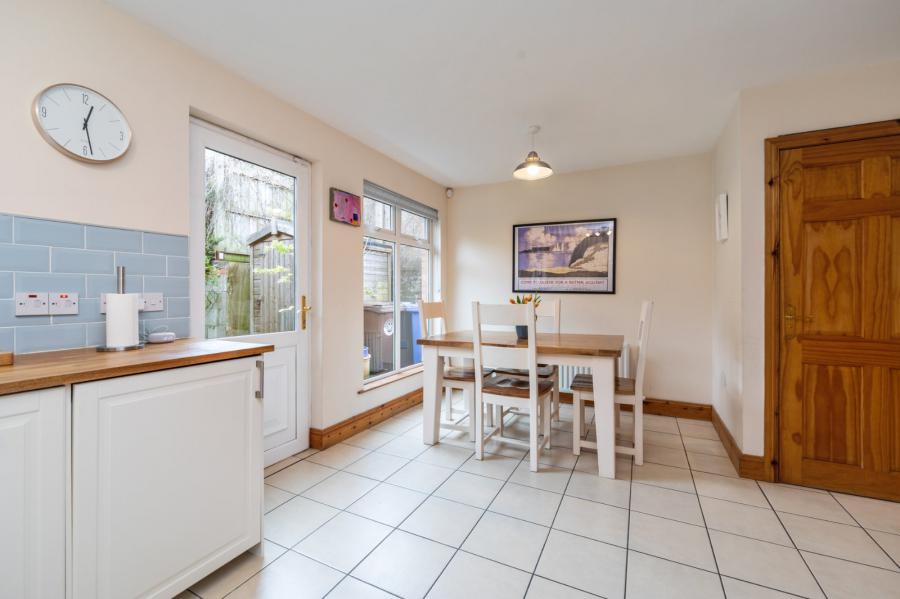 25B Knockbreda Park