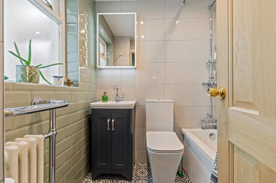 84 Edenderry Village