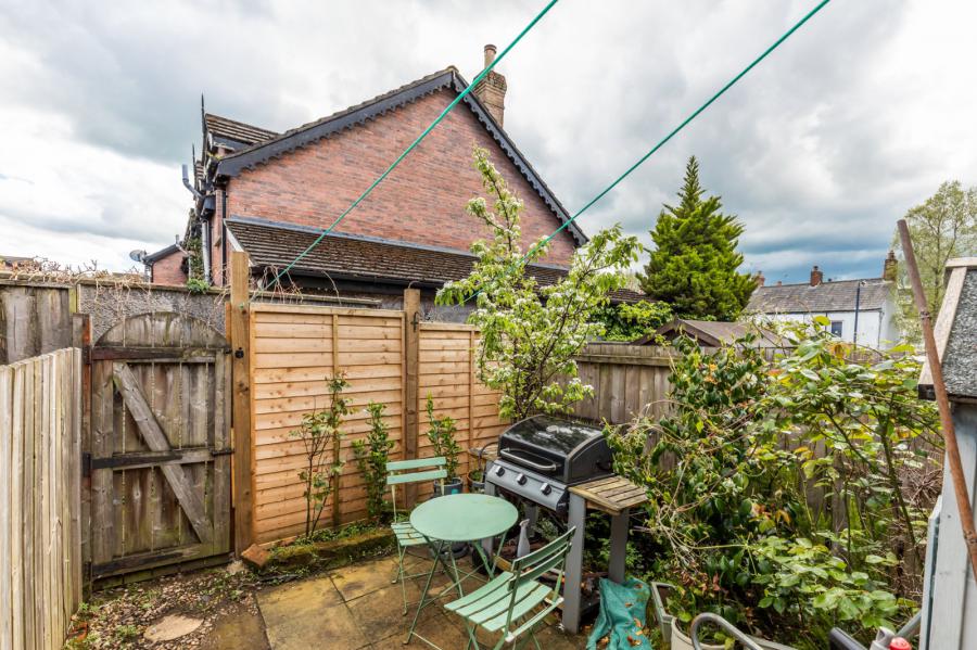 84 Edenderry Village