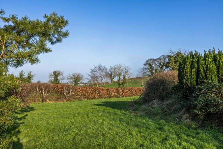 Rockfield, 69 Back Road