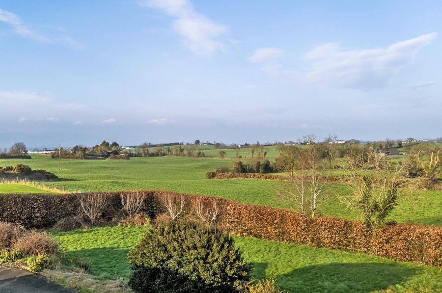 Rockfield, 69 Back Road