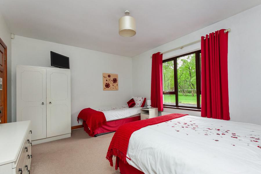 Glen Lodge, 93A Frosses Road