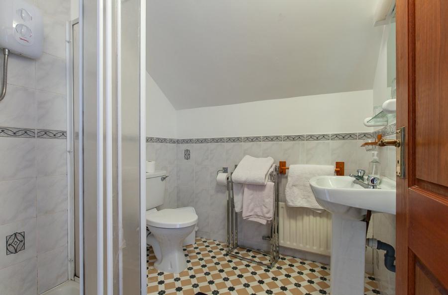 Glen Lodge, 93A Frosses Road