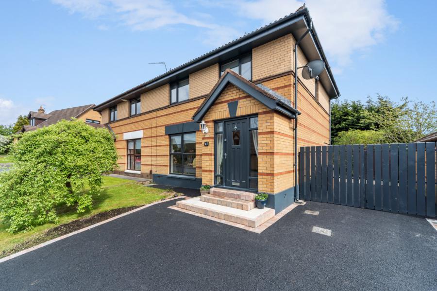 41 Laurelgrove Dale, Belfast, County Down, BT8 6ZE