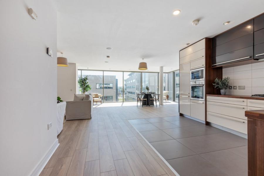 Apartment 5.16 The Arc, 2E Queens Road