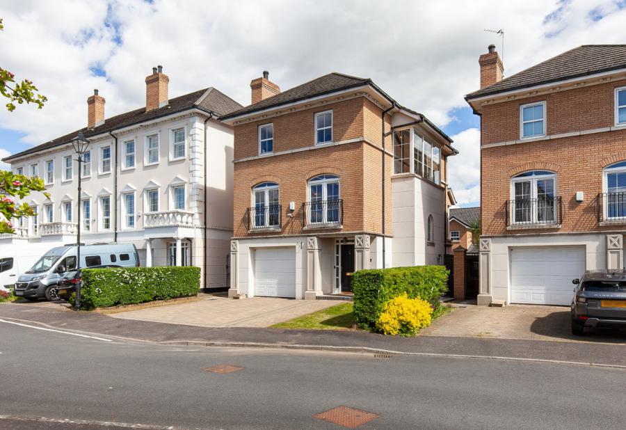 1 Berkeley Hall Mews East
