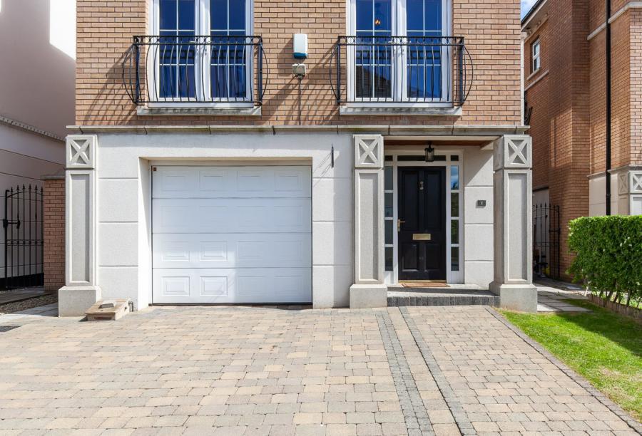 1 Berkeley Hall Mews East