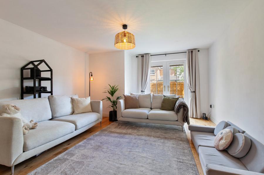 1 Berkeley Hall Mews East
