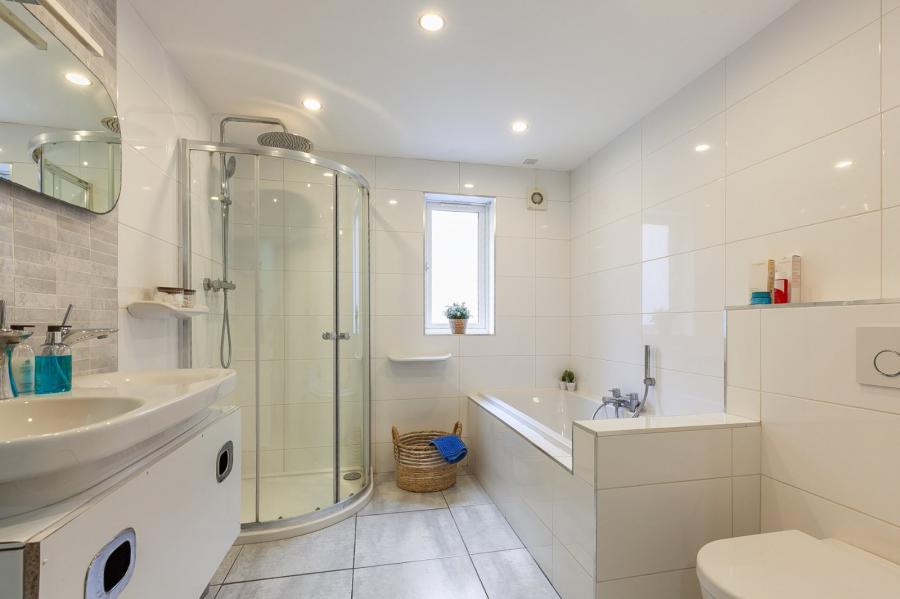 8B Randal Park