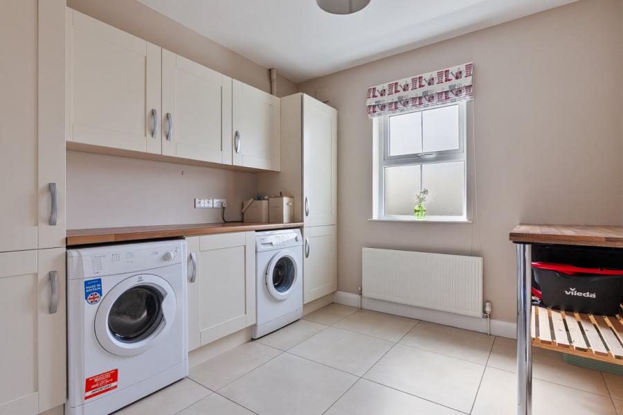 15 Mount Davys Road