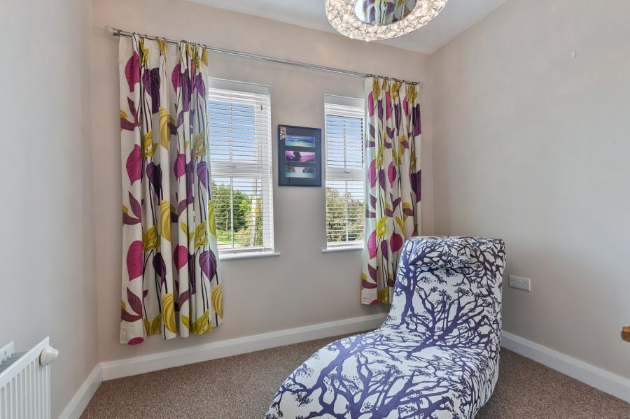15 Mount Davys Road