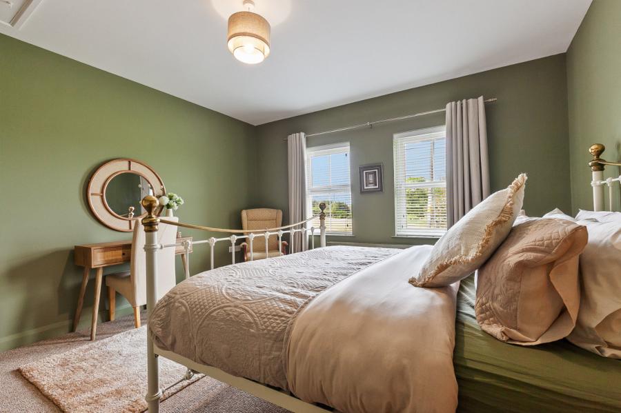 15 Mount Davys Road