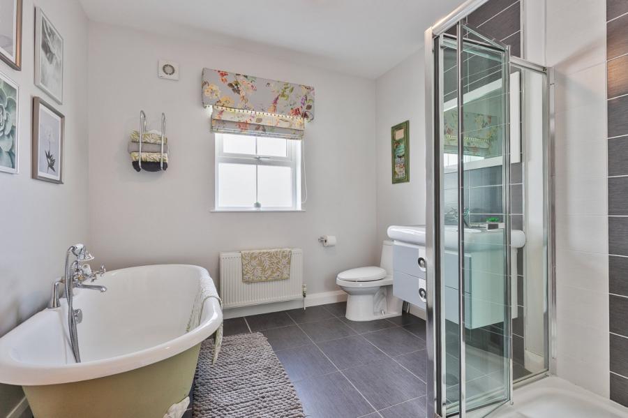 15 Mount Davys Road