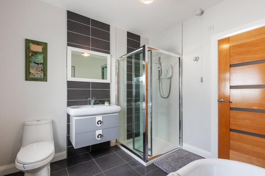 15 Mount Davys Road